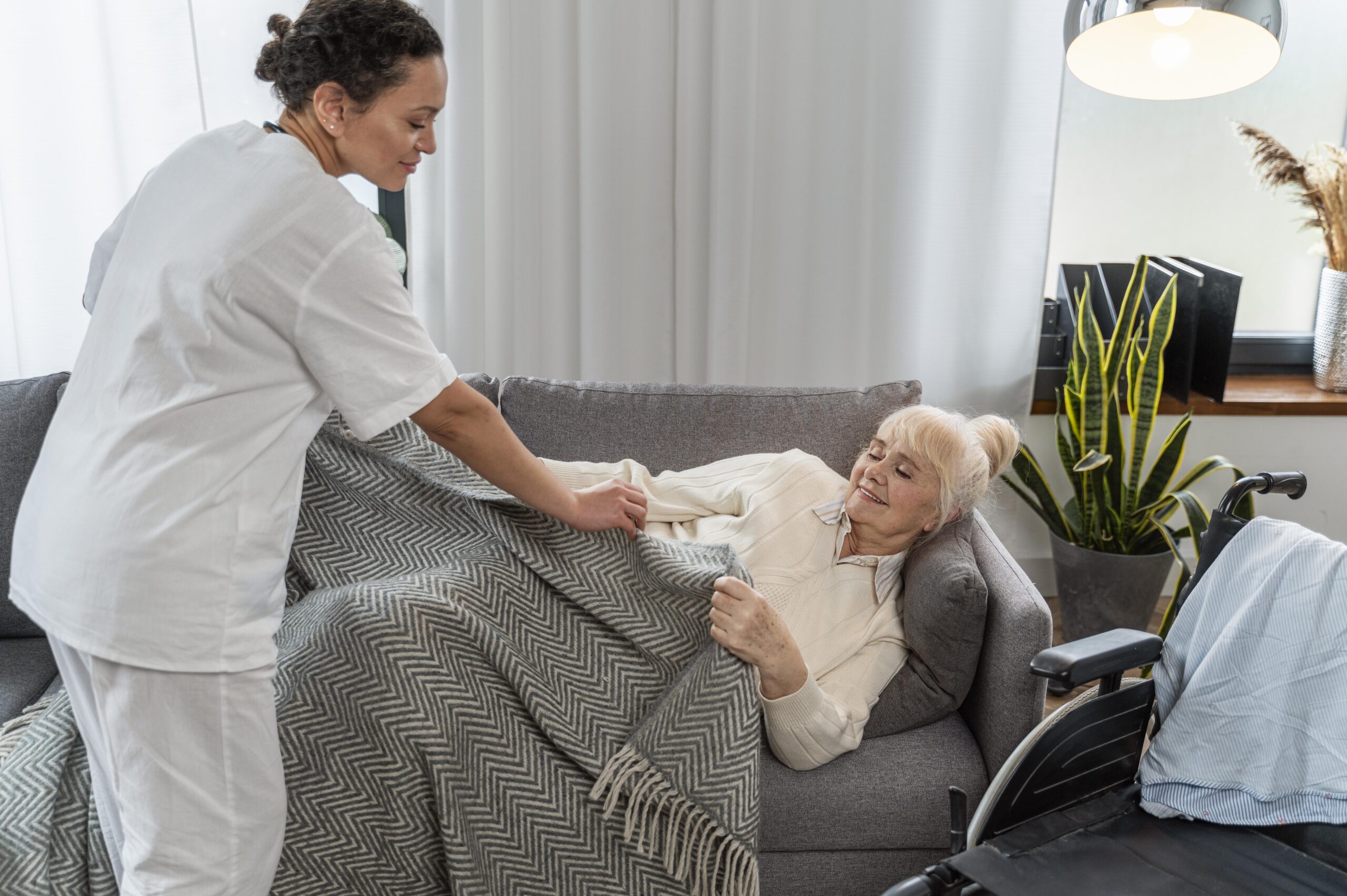 Professional home care in West Kent helping senior with daily activities